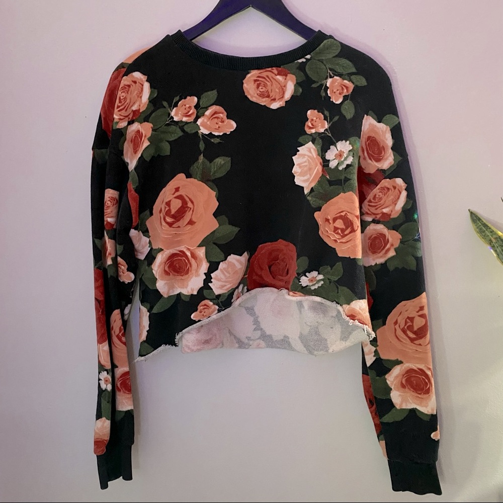 H&M Divided Rose Long Sleeve Crop Top Sweater